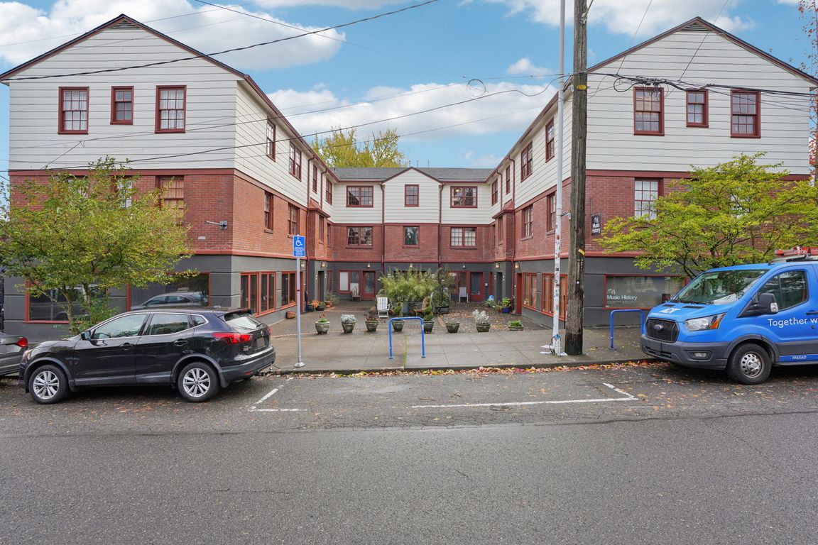 NE 30th Ave-S2810-001.jpg