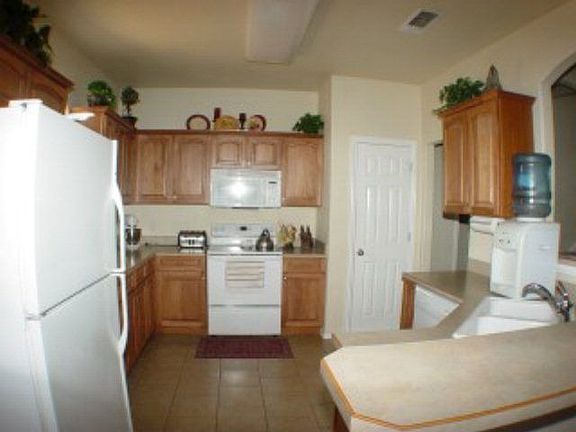 3rd image of 6916 Stonegate Dr