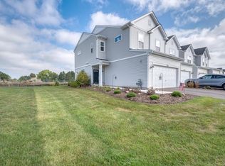 126 Kingsport Dr, South Elgin, IL 60177