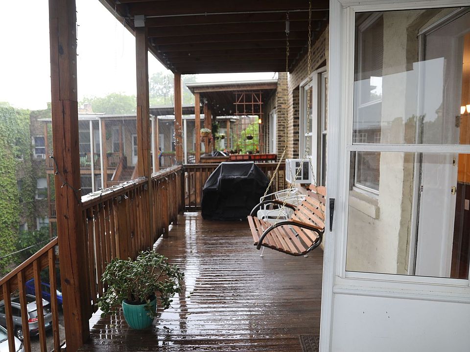 2nd image of 1057 W Berwyn Ave #3