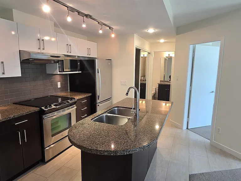 14 Begbie St #301 — Photo 5