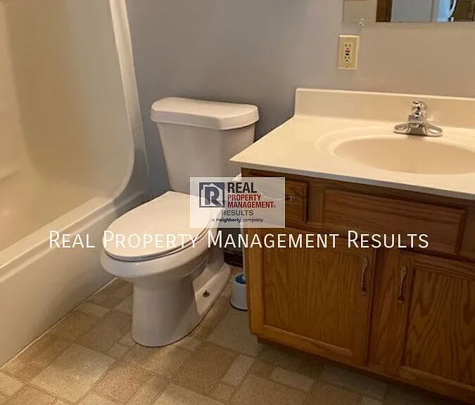 150 W Sycamore St #156 — Photo 6