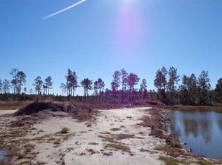 136 Longleaf Dr, Eastpoint, FL 32328