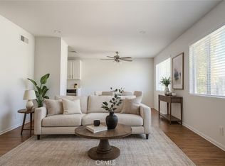 18619 Collins St APT F29, Tarzana, CA 91356