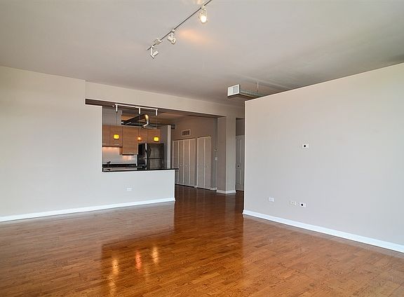 4th image of 1225 W Morse Ave APT 408