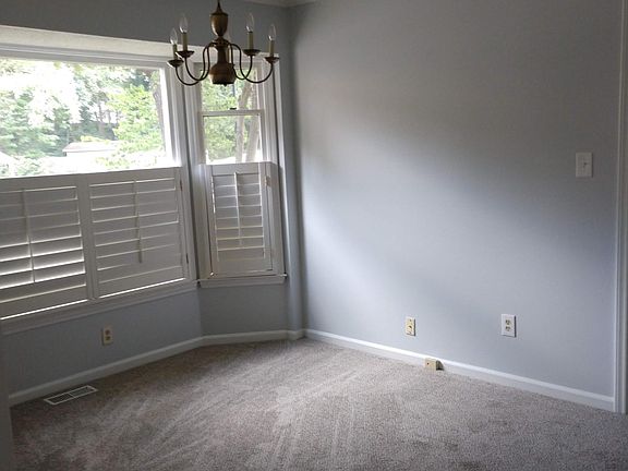 Dining room with bay window