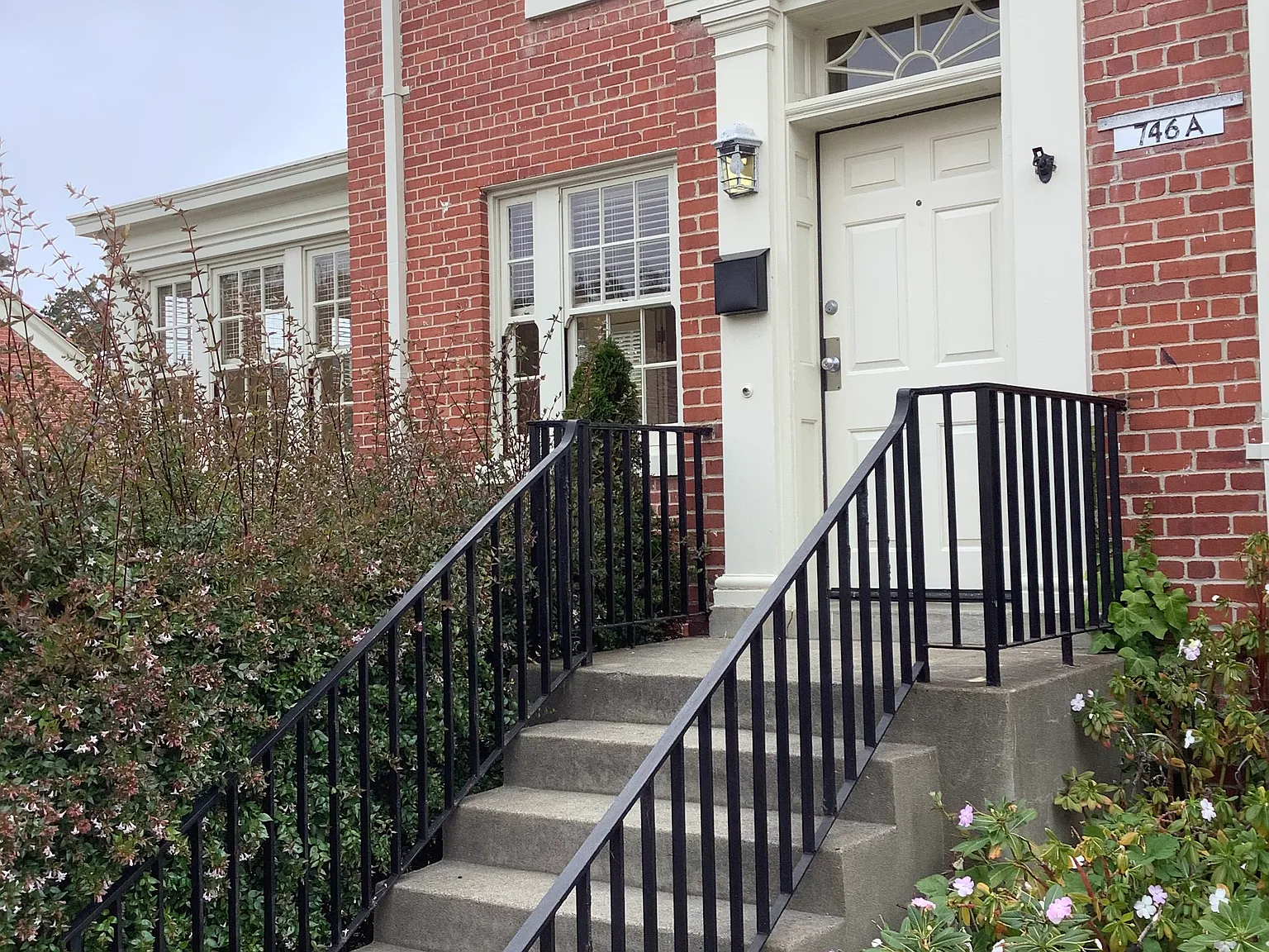 3 bed, 1250 sqft, $10,200 — Photo 2