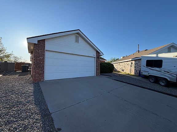 2nd image of 1942 Avondale Pl NW