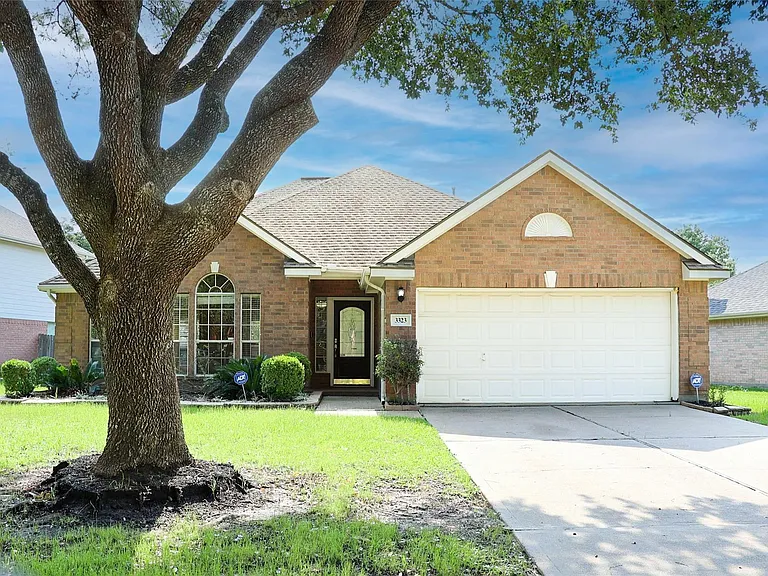 3323 Pioneer Bend Ln — Photo 1