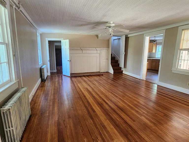 1520 Ridout Ln — Photo 26