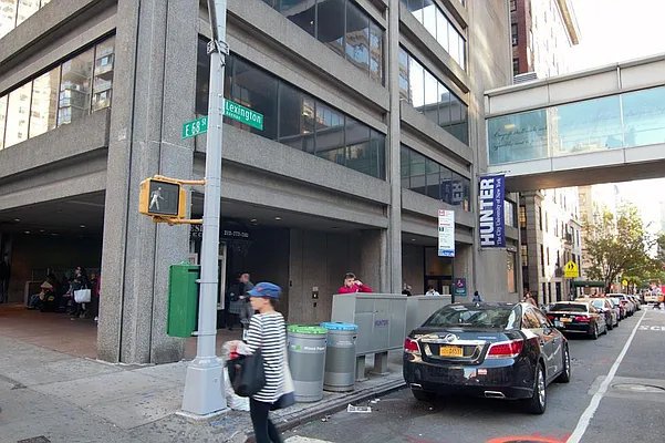 Rented by R New York | media 8