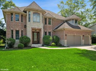 1347 Prairie Lawn Rd, Glenview, IL 60026