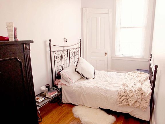 5th image of 24 W Court St #9
