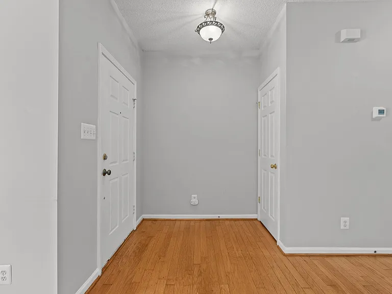 5316 Corinthian Way — Photo 2