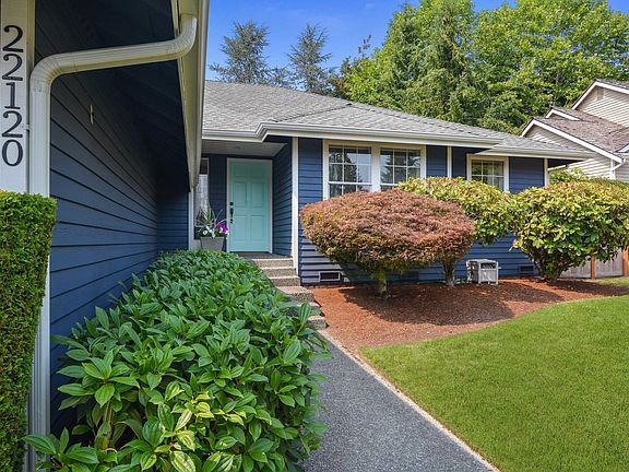 2nd image of 22120 NE 9th Pl