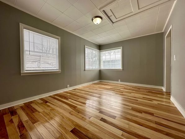 349 6th Ave S APT 4