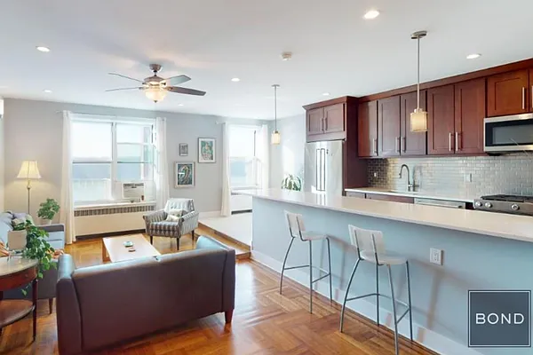 Sold by Bond New York | media 3