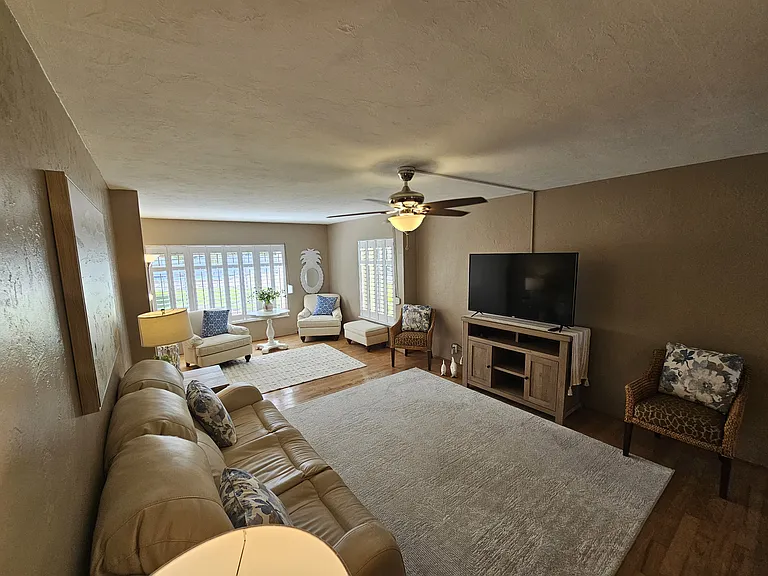 2244 Winkler Ave #108 — Photo 10