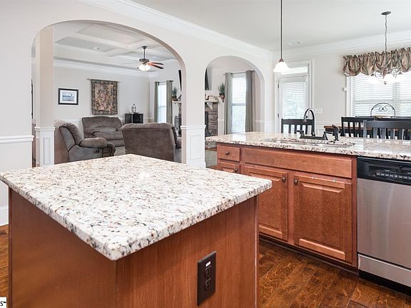 4th image of 112 Tuscany Falls Dr
