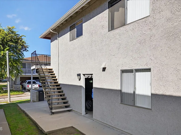1179 Acadia Pl — Photo 14