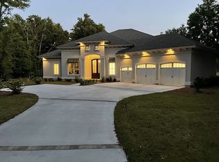 21 Dahlgren Ln, Hilton Head Island, SC 29928