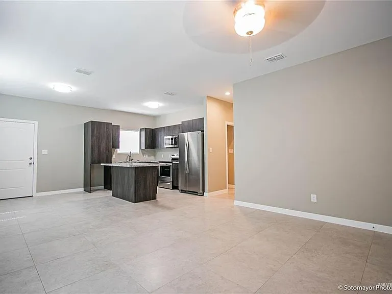 120 W Diamond Ave #3 — Photo 6