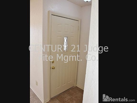 2nd image of 423 S 4th St