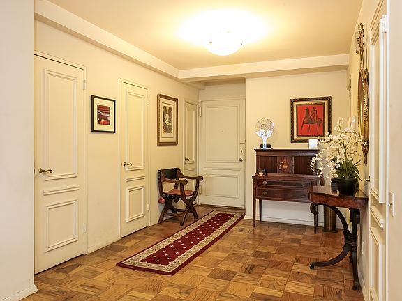 5th image of 300 Martine Ave APT 8D