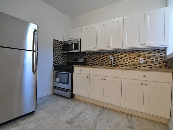3rd image of 87 Woodruff Ave APT 4C