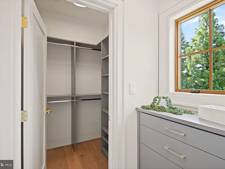 5022 Cathedral Ave NW — Photo 23
