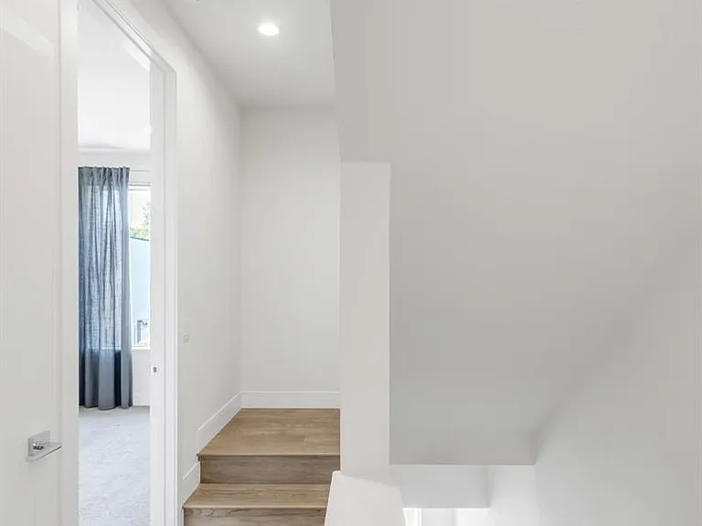 2420 Eliot St — Photo 12