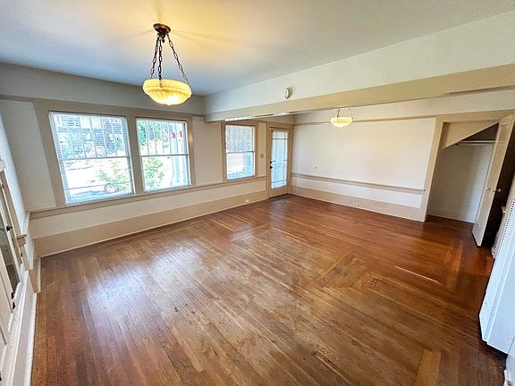 3rd image of 912 Carolina St APT 2