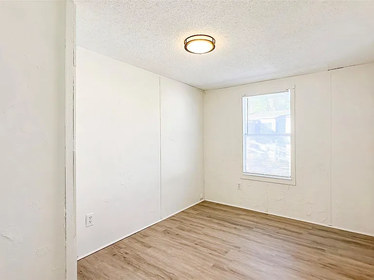 1202 US Highway 190 E #17 — Photo 28