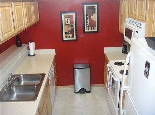 4th image of 1475 Tower Ln NE Unit 8