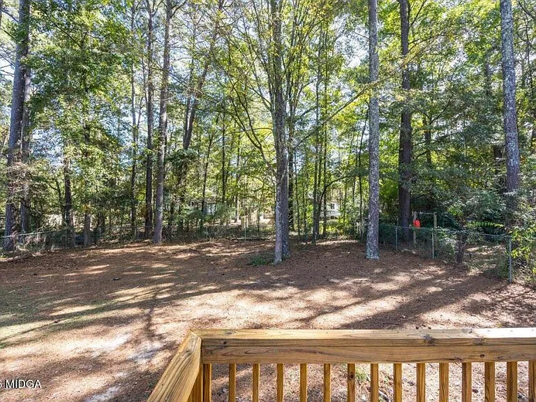 1376 Greentree Pkwy — Photo 25