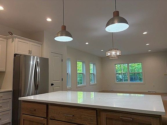 5th image of 126 N Whealkate Dr