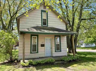 529 W 4th St, Rochester, IN 46975