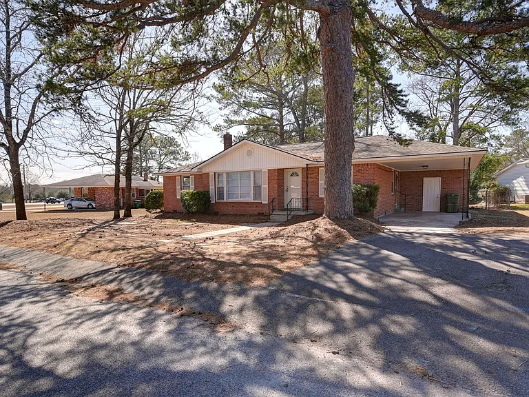 1813 Fairlawn Cir — Photo 36