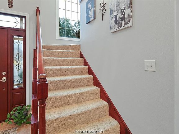 4th image of 2706 Mills Ct