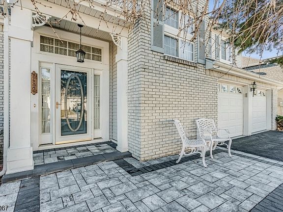 2nd image of 13 Little Doe Run