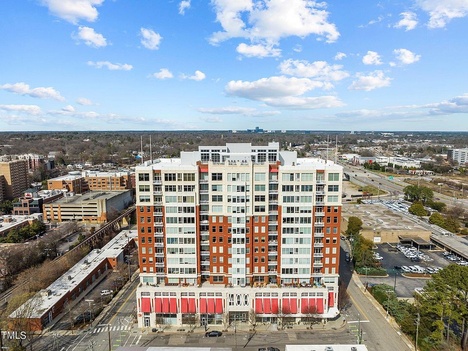 1st image of 400 W North St APT 1234