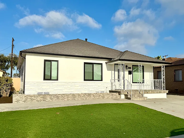 15502 Ermanita Ave — Photo 2