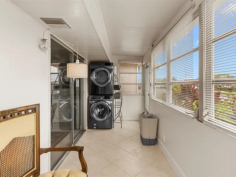 251 Seville Ct #251-K — Photo 24