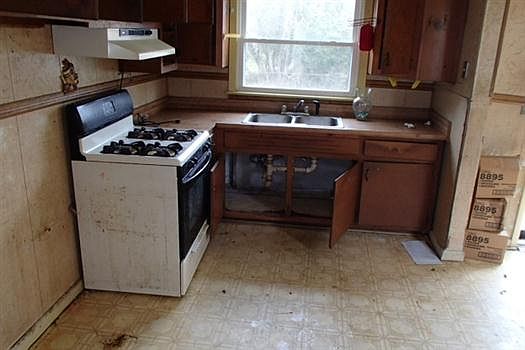 2nd image of 204 Dwight Dr
