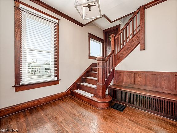 3rd image of 618 Locust Ave