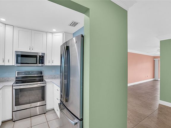 4th image of 2800 Indian River Blvd #9H