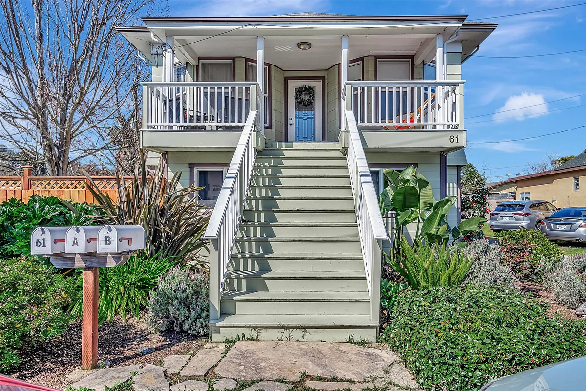 Building Photo - Mariposa Rd
