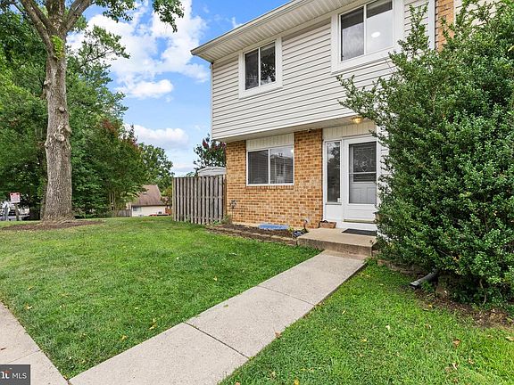 3rd image of 1615 New Windsor Ct