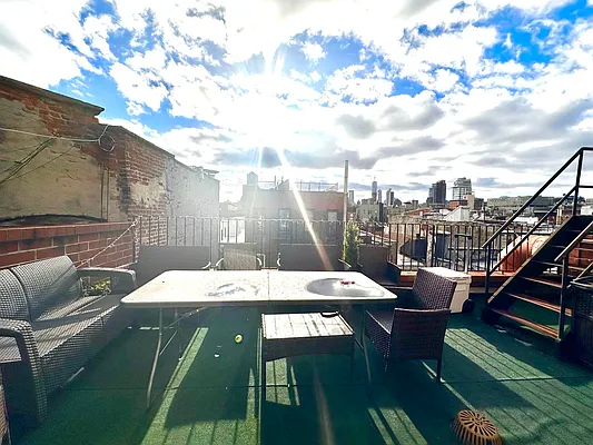 Rented by Metropolitan Property Group | media 10