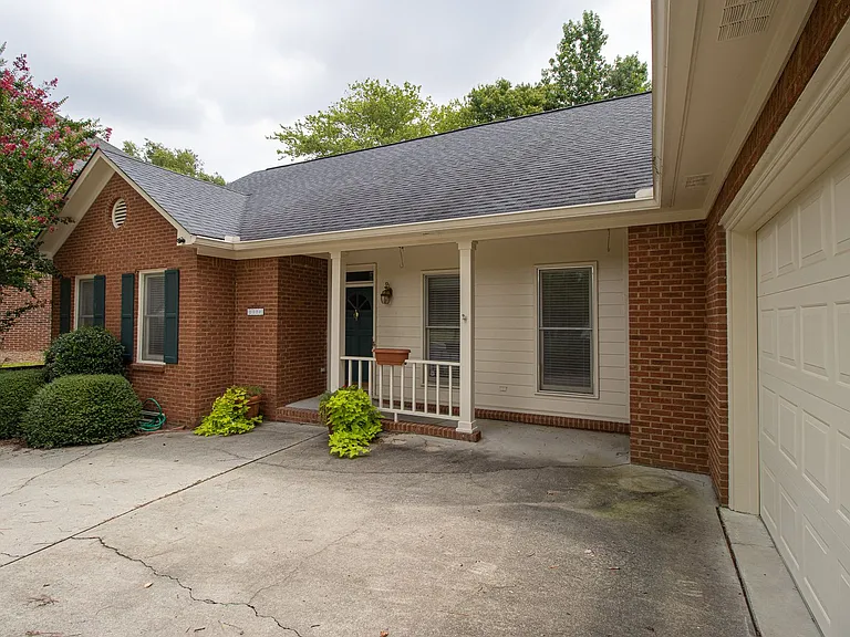 2220 Montclair Dr — Photo 3